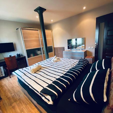 Opera Apartment ティビリシ エクステリア 写真
